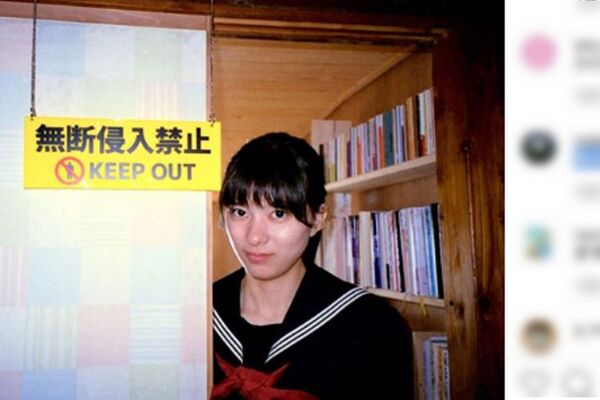 芳根京子 22歳のセーラー服姿がかわいい 母親役の篠原涼子に激似 ニコニコニュース 芳根京子 22歳のセーラー服姿がかわいい 母親役の篠原涼子に激似 ニコニコニュース