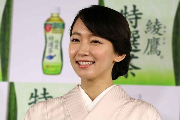 吉岡里帆 木村カエラとツーショット 次に挑戦したい髪型は ニコニコニュース