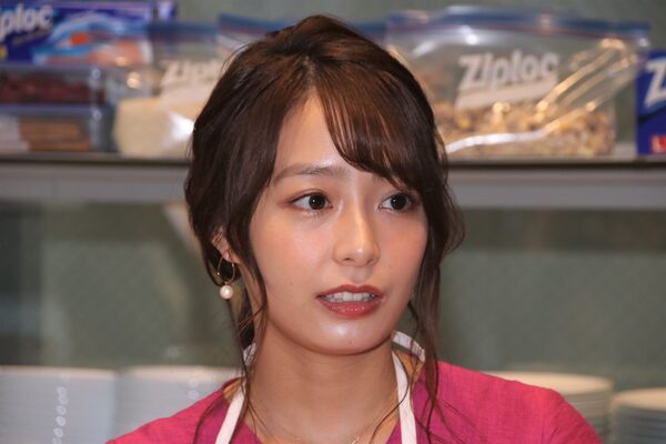 宇垣美里 可愛すぎる ちゅん顔 オフショットを披露しファン熱狂 ニコニコニュース