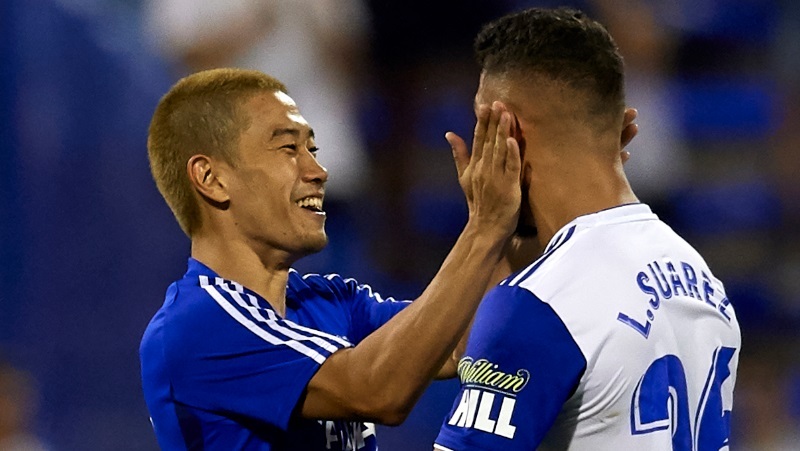 香川真司 サラゴサ若手ともう仲良し 愛しの 顔ペシペシ がこれ ニコニコニュース