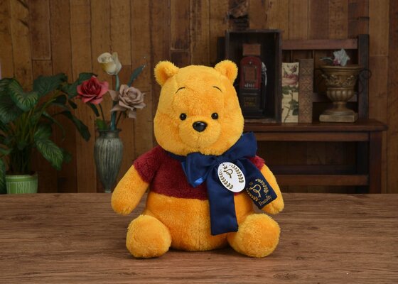 首元にリボンを巻いた特別仕様 セガプライズ ディズニー くまのプーさん Preciality スペシャルぬいぐるみ ニコニコニュース 首元にリボンを巻いた特別仕様 セガプライズ ディズニー くまのプーさん Preciality スペシャルぬいぐるみ ニコニコニュース