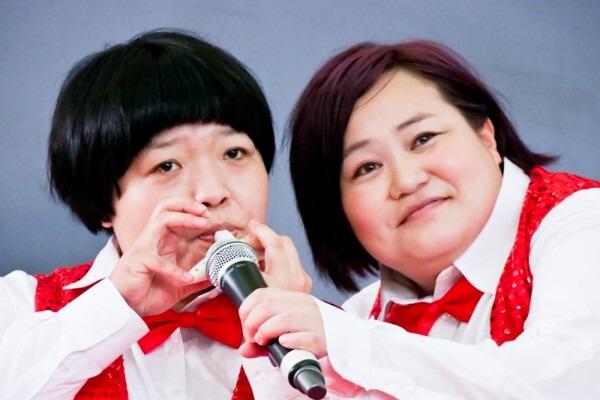 おかずクラブ 午後のショッピングセンターで堂々 下 ネタ 子供たちには大好評 ニコニコニュース