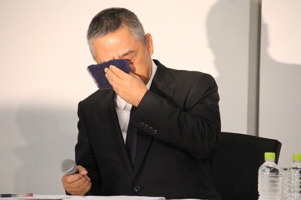 の 社長 興業 昭彦 吉本 岡本