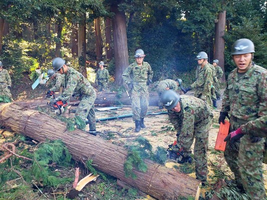 災害派遣を行う自衛隊に ありがとう の声 あの エリート部隊 も出動中 ニコニコニュース