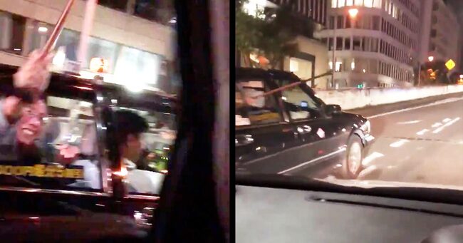 大阪 幅寄せしてきたタクシーの乗客が窓から 杖 で車を叩いてきた動画が物議 抗議するもタクシーはそのまま逃走 ニコニコニュース