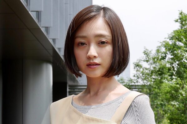 安達祐実が兄とカラオケ 童顔兄妹に 似てる 櫻井翔くんかと ニコニコニュース