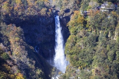 華厳の滝 で自殺 遺体の収容費用は 300万円 遺族が払わないといけないの ニコニコニュース