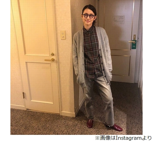 石田ゆり子 ウッディアレン風 私服に絶賛 ニコニコニュース