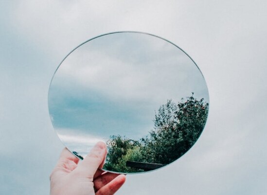 鏡が夢に出てきたら すべきこと ニコニコニュース