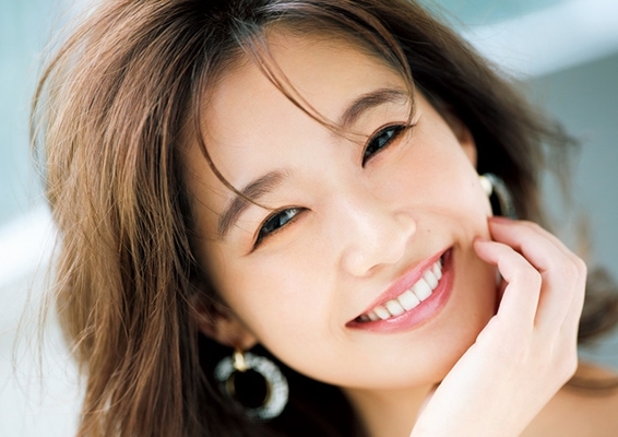 谷川りさこの 美の秘密 に迫る コンプレックス克服法や私物ポーチの中身を大公開 ニコニコニュース 谷川りさこの 美の秘密 に迫る コンプレックス克服法や私物ポーチの中身を大公開 ニコニコニュース