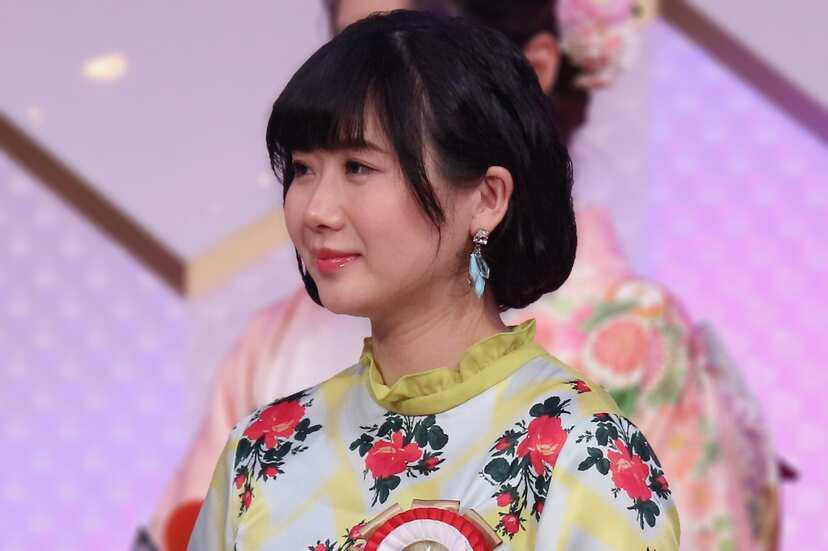 福原愛 花柄ワンピ姿披露 傘も服も可愛い こんなママほしい ニコニコニュース