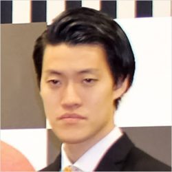 月9デビューの霜降り明星 粗品に飛んだ エセ桐谷健太 の声 ニコニコニュース 月9デビューの霜降り明星 粗品に飛んだ エセ桐谷健太 の声 ニコニコニュース