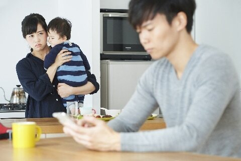 パチンコと不倫三昧の 無責任すぎる夫 妻子を捨てて 自由になりたい と離婚請求 ニコニコニュース パチンコと不倫三昧の 無責任すぎる夫 妻子を捨てて 自由になりたい と離婚請求 ニコニコニュース