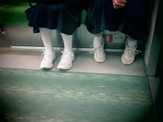社会人だからって何様なの 学生の電車マナー めぐる苦言に女子高生が怒りの反論 ニコニコニュース 社会人だからって何様なの 学生の電車マナー めぐる苦言に女子高生が怒りの反論 ニコニコニュース