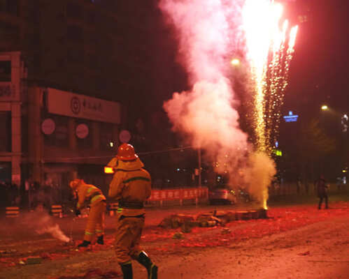 静かな日本と対照的 中国の 春節 はなぜ爆竹や花火で派手に祝うのか ニコニコニュース 静かな日本と対照的 中国の 春節 はなぜ爆竹や花火で派手に祝うのか ニコニコニュース