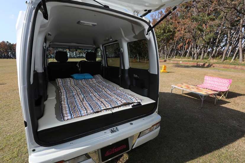 思い立ったら即車中泊 このお手軽さが魅力 アトレーワゴン エブリイでいま楽しめる軽箱バン用ベッドキット ニコニコニュース