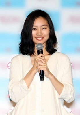 忽那汐里 すんごい髪型 にイメチェンshotが話題 高畑充希も Wow と衝撃 ニコニコニュース 忽那汐里 すんごい髪型 にイメチェンshotが話題 高畑充希も Wow と衝撃 ニコニコニュース