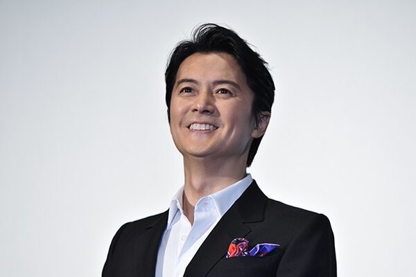 福山雅治 赤ちゃん時代も イケメンすぎる と話題 凛々しい 顔変わってない ニコニコニュース 福山雅治 赤ちゃん時代も イケメンすぎる と話題 凛々しい 顔変わってない ニコニコニュース