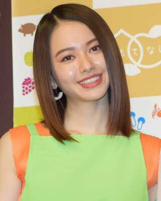 内臓入っとるんか 山本舞香 美くびれ あらわなショットにファン騒然 ニコニコニュース