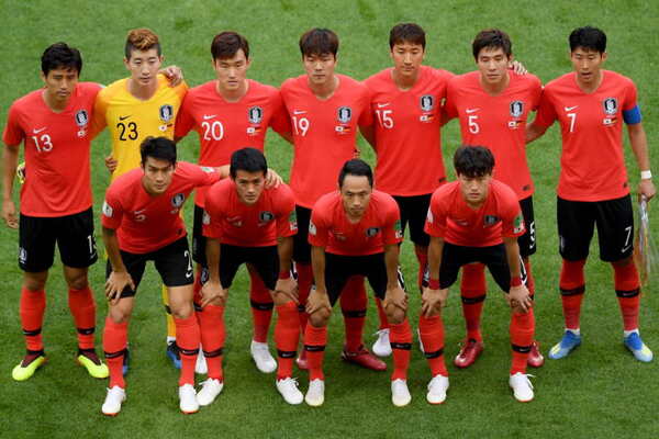 国内で酷評の韓国代表 新ユニフォーム 英メディアが衝撃 視覚的に最も ニコニコニュース 国内で酷評の韓国代表 新ユニフォーム 英メディアが衝撃 視覚的に最も ニコニコニュース