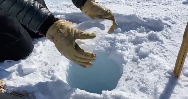 研究者が南極の氷床の深さ137メートルの穴に氷を落としたら スターウォーズみたいな凄い音が鳴って話題に ニコニコニュース