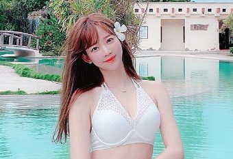 直視できない純白水着 で注目を集めた美女チアが ベトナムの伝統衣装アオザイを着て話題に ニコニコニュース 直視できない純白水着 で注目を集めた美女チアが ベトナムの伝統衣装アオザイを着て話題に ニコニコニュース