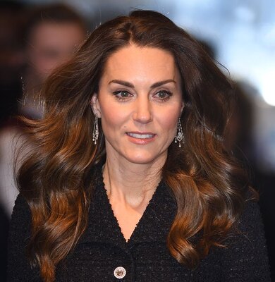 キャサリン妃 訪問国とエリザベス女王に敬意を表したファッションで外遊 ニコニコニュース