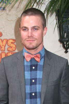 Arrow アロー 主演のスティーヴン アメルが スーパーヒーローチームの映画 Justice ニコニコニュース
