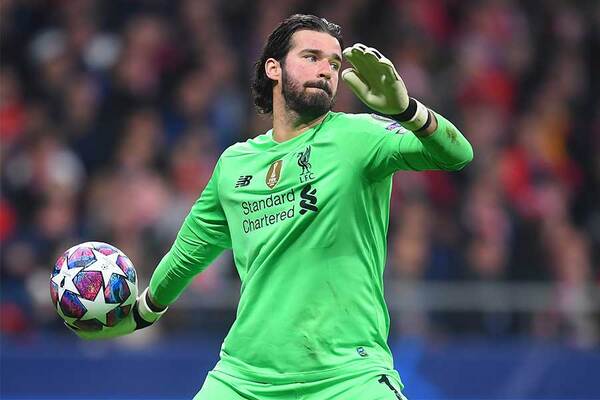 リバプール守護神アリソン 屋根上への 超絶スロー に選手騒然 フェイクビデオだ ニコニコニュース