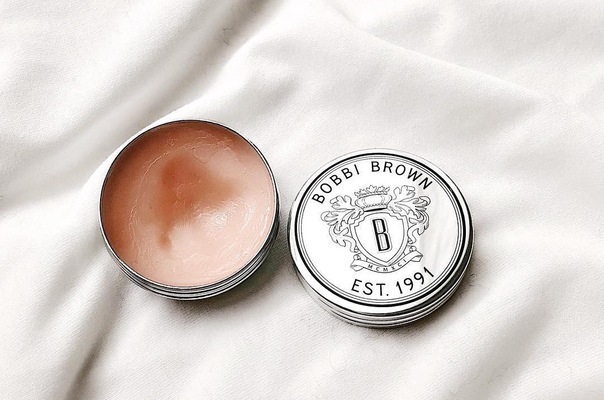 今人気のリップバームとは 特徴と使い方 おすすめアイテムも ニコニコニュース