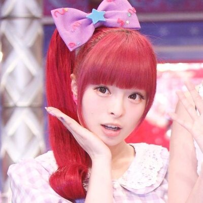 きゃりーぱみゅぱみゅの スキンヘッド姿 に 剃ったの すごい似合う とファン衝撃 ニコニコニュース きゃりーぱみゅぱみゅの スキンヘッド姿 に 剃ったの すごい似合う とファン衝撃 ニコニコニュース