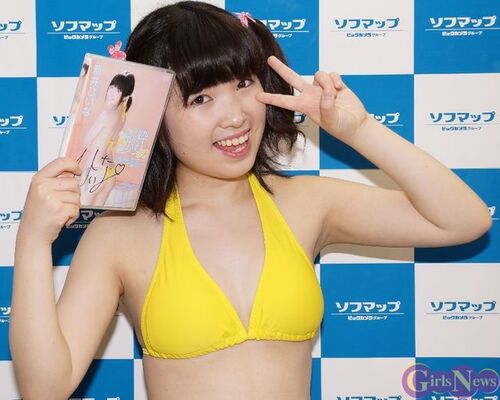 新井ひいな 笑いのツボにハマり笑顔満載 ニコニコニュース