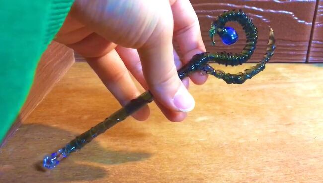 ガラス細工で 黒魔導士の杖 を作ってみた かぎ爪が抱えた宝玉 のようなデザインに カッコイイ の声 ニコニコニュース ガラス細工で 黒魔導士の杖 を作ってみた かぎ爪が抱えた宝玉 のようなデザインに カッコイイ の声 ニコニコニュース