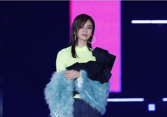 E Girls佐藤晴美 圧巻のくびれ 美腹筋あらわな水着姿に称賛殺到 スタイル抜群 美の一言に尽きる ニコニコニュース E Girls佐藤晴美 圧巻のくびれ 美腹筋あらわな水着姿に称賛殺到 スタイル抜群 美の一言に尽きる ニコニコニュース