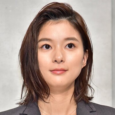 芳根京子 海岸での 立ち姿が美しいshot を公開しファン めっちゃきれい ニコニコニュース