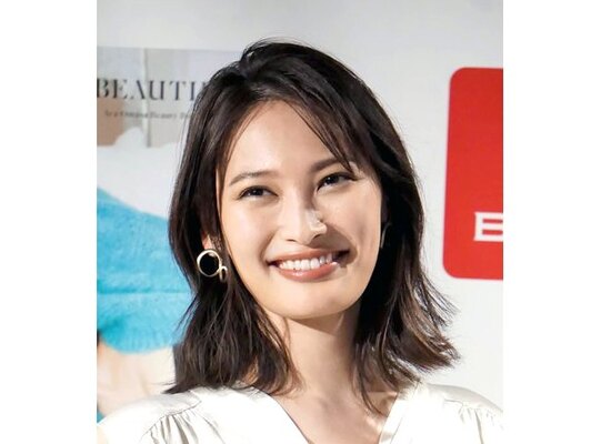 大政絢の 着たい服shot に 脚長すぎ スタイル抜群 と絶賛の声 ニコニコニュース 大政絢の 着たい服shot に 脚長すぎ スタイル抜群 と絶賛の声 ニコニコニュース