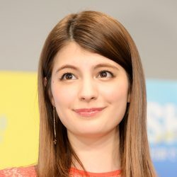胸の先がこぼれそう マギー 水着が下すぎバスト に熱視線 ニコニコニュース 胸の先がこぼれそう マギー 水着が下すぎバスト に熱視線 ニコニコニュース
