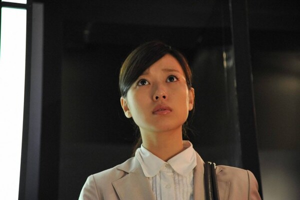 今夜の 鍵のかかった部屋 特別編 戸田恵梨香が志田未来に事件について聞き ニコニコニュース