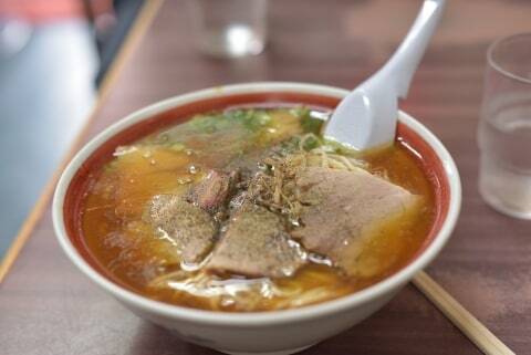 行列のできるラーメン屋でモヤモヤ 食べ終わらないうちに 10分 で追い出された ニコニコニュース