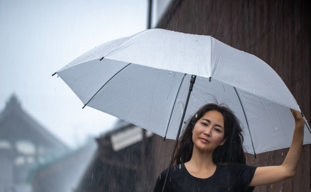 梅雨でも1日中きれいなヘアスタイルに 雨に負けないヘアケア スタイリング方法とは ニコニコニュース