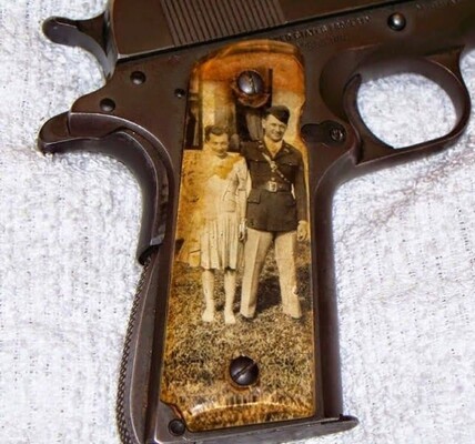第二次世界大戦時代 米兵士の間で流行した拳銃のグリップに恋人の写真を忍ばせる スイートハート グリップ ニコニコニュース 第二次世界大戦時代 米兵士の間で流行した拳銃のグリップに恋人の写真を忍ばせる スイートハート グリップ ニコニコニュース