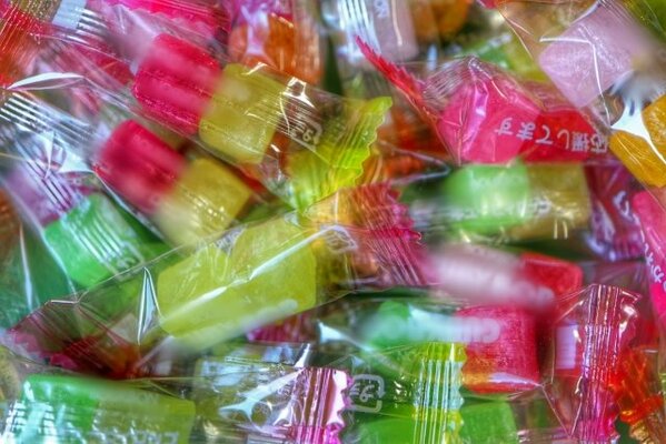 お菓子の過剰包装廃止に署名活動した高校生 若さ故中年あるあるがわかってないと話題に ニコニコニュース