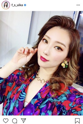 最高かよ 完璧です ファーストサマーウイカ バブル風ファッションを着こなす姿に注目集まる ニコニコニュース