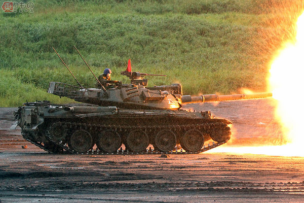 自衛隊74式戦車の実射に密着 戦車砲 重機関銃の射撃や発煙弾発射ってどうやるの ニコニコニュース