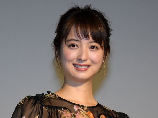 佐々木希 私服ブラックコーデに 後ろ姿まで美人 の声 ニコニコニュース 佐々木希 私服ブラックコーデに 後ろ姿まで美人 の声 ニコニコニュース