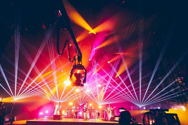 サカナクション ライブ ミュージックビデオの新たな表現を見せつけた熱狂の二夜 ニコニコニュース