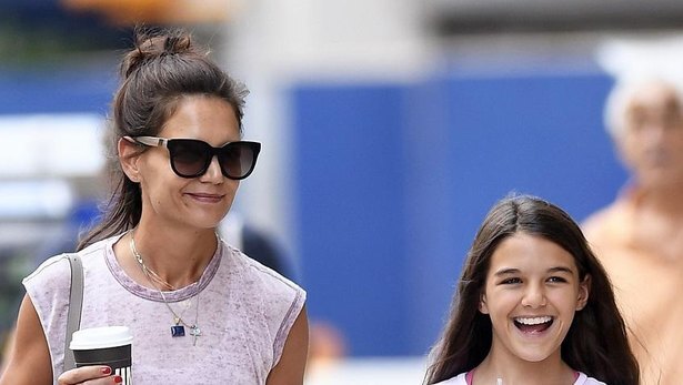 トム クルーズ娘 秋を先取りのロングヘアとワンピースが大人すぎ ニコニコニュース