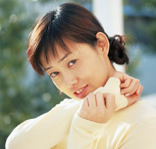 年齢より老けて見える女性の特徴 1位 髪型が古臭い 2位 オシャレに興味がない ニコニコニュース