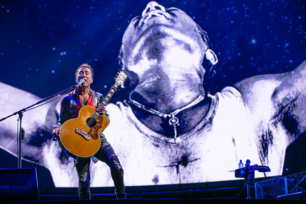 長渕剛 初オンラインラブで10万人を動員 Line Liveで史上最大 ニコニコニュース