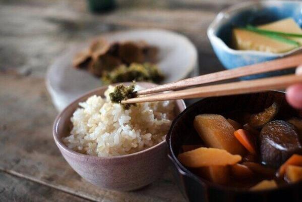 ご飯とおかず 口内で合体 やめて 妻の訴えに賛否 テレビ紹介で 口内丼 論争盛り上がる ニコニコニュース ご飯とおかず 口内で合体 やめて 妻の訴えに賛否 テレビ紹介で 口内丼 論争盛り上がる ニコニコニュース